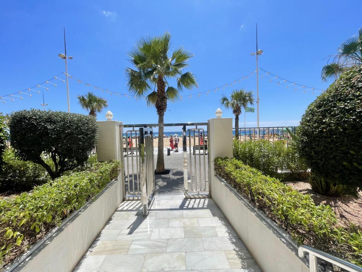 Tor Maraya Seafront Levante Views Бенидорм Екстериор снимка